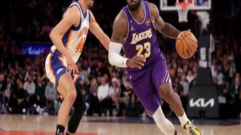 “春运视角·点滴变迁录：列车旅途邂逅新知己”